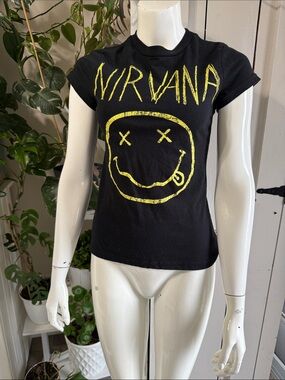 NIRVANA Black Tee with Yellow Smiley Graphic Med Like new 2015